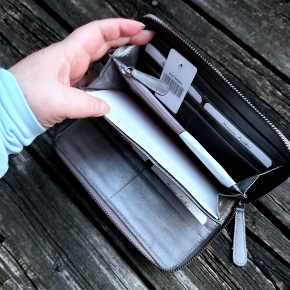 Kenneth Cole New York Leather Wristlet Wallet - Picture 8 of 10